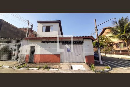 Casa à venda com 170m², 3 quartos e 4 vagas Casa à venda com 170m², 3 quartos e 4 vagasFachada da Casa