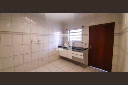 Casa à venda com 170m², 3 quartos e 4 vagas Casa à venda com 170m², 3 quartos e 4 vagasCozinha