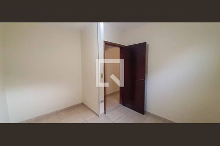 Casa à venda com 170m², 3 quartos e 4 vagas Casa à venda com 170m², 3 quartos e 4 vagasQuarto 2