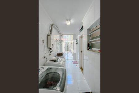 Casa à venda com 230m², 3 quartos e 4 vagasÁrea de Serviço