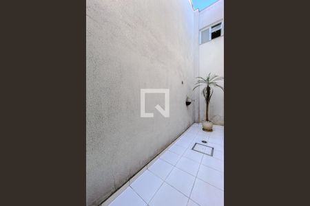 Casa à venda com 230m², 3 quartos e 4 vagasQuintal