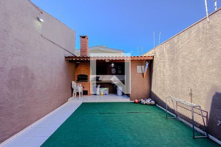 Casa à venda com 230m², 3 quartos e 4 vagasQuintal com churrasqueira