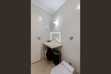 Casa à venda com 230m², 3 quartos e 4 vagasBanheiro da Suíte 2