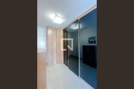 Casa à venda com 230m², 3 quartos e 4 vagasQuarto 1 - Armários