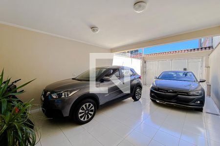 Casa à venda com 230m², 3 quartos e 4 vagasGaragem