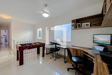 Casa à venda com 230m², 3 quartos e 4 vagasEscritório