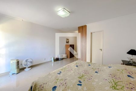 Casa à venda com 230m², 3 quartos e 4 vagasQuarto 1 - Suíte