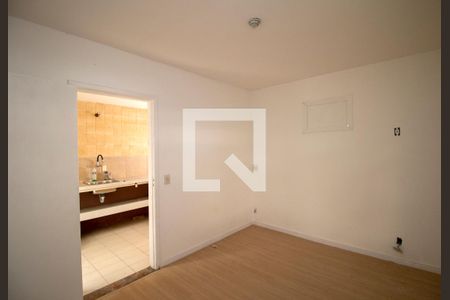 Kitinet de casa para alugar com 1 quarto, 64m² em Penha, Rio de Janeiro