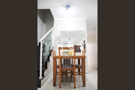 Casa à venda com 110m², 3 quartos e 2 vagas Casa à venda com 110m², 3 quartos e 2 vagasSala de Jantar