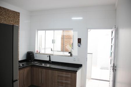 Casa à venda com 110m², 3 quartos e 2 vagas Casa à venda com 110m², 3 quartos e 2 vagasCozinha