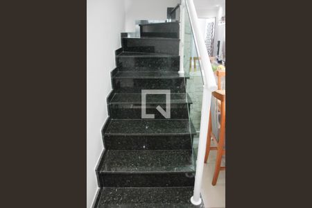 Sala- Escada de casa à venda com 3 quartos, 110m² em Jardim Pedro José Nunes, São Paulo