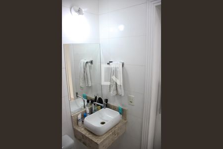 Casa à venda com 110m², 3 quartos e 2 vagas Casa à venda com 110m², 3 quartos e 2 vagasBanheiro