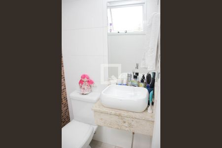 Casa à venda com 110m², 3 quartos e 2 vagas Casa à venda com 110m², 3 quartos e 2 vagasBanheiro