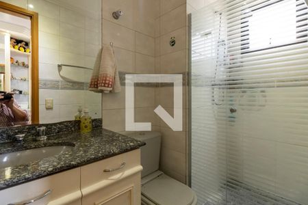 Apartamento à venda com 125m², 3 quartos e 3 vagas Apartamento à venda com 125m², 3 quartos e 3 vagasBanheiro da Suíte 1