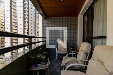 Apartamento à venda com 125m², 3 quartos e 3 vagas Apartamento à venda com 125m², 3 quartos e 3 vagasVaranda da Sala