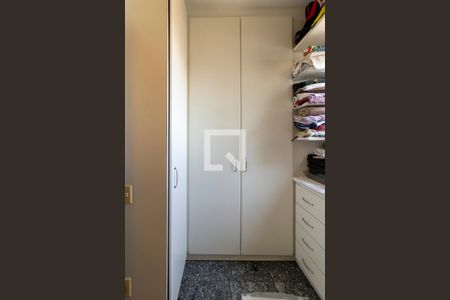 Apartamento à venda com 125m², 3 quartos e 3 vagas Apartamento à venda com 125m², 3 quartos e 3 vagasDespensa