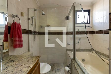 Apartamento à venda com 125m², 3 quartos e 3 vagas Apartamento à venda com 125m², 3 quartos e 3 vagasBanheiro da suíte master