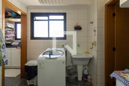 Apartamento à venda com 125m², 3 quartos e 3 vagas Apartamento à venda com 125m², 3 quartos e 3 vagasÁrea de Serviço