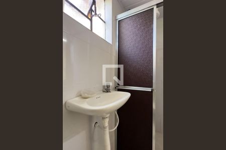 Casa para alugar com 50m², 2 quartos e 1 vaga Casa para alugar com 50m², 2 quartos e 1 vagaBanheiro