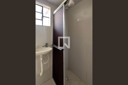 Casa para alugar com 50m², 2 quartos e 1 vaga Casa para alugar com 50m², 2 quartos e 1 vagaBanheiro
