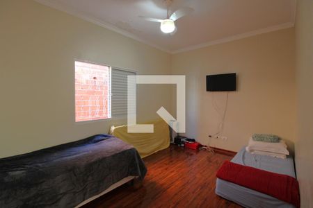 Casa à venda com 240m², 3 quartos e 1 vagaQuarto 1