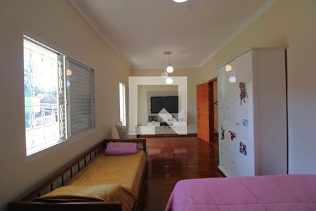 Casa à venda com 240m², 3 quartos e 1 vagaSuíte