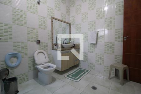 Casa à venda com 240m², 3 quartos e 1 vagaBanheiro da suíte