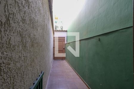 Casa de condomínio para alugar com 180m², 3 quartos e 2 vagasCorredor Lateral