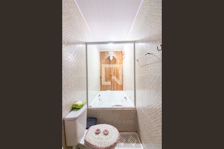 Banheiro da Suíte de casa à venda com 4 quartos, 220m² em Padroeira, Osasco