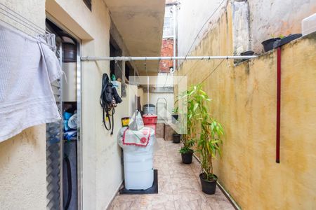 Quintal de casa à venda com 4 quartos, 220m² em Padroeira, Osasco