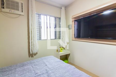 Suíte de casa à venda com 4 quartos, 220m² em Padroeira, Osasco