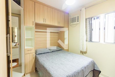 Suíte de casa à venda com 4 quartos, 220m² em Padroeira, Osasco