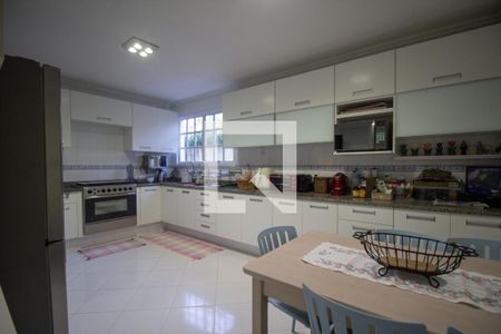 Casa de condomínio à venda com 610m², 5 quartos e 4 vagas Casa de condomínio à venda com 610m², 5 quartos e 4 vagasCozinha