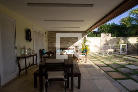 Casa de condomínio à venda com 610m², 5 quartos e 4 vagas Casa de condomínio à venda com 610m², 5 quartos e 4 vagasVaranda da Sala