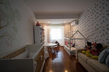 Casa de condomínio à venda com 610m², 5 quartos e 4 vagas Casa de condomínio à venda com 610m², 5 quartos e 4 vagasQuarto 1