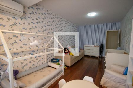 Casa de condomínio à venda com 610m², 5 quartos e 4 vagas Casa de condomínio à venda com 610m², 5 quartos e 4 vagasQuarto 1