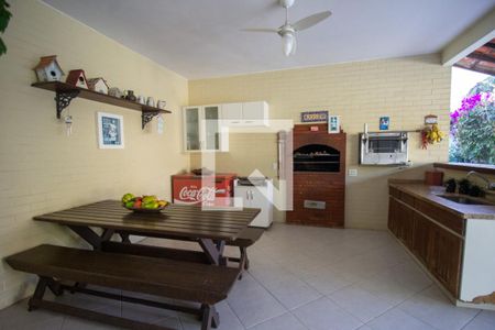 Casa de condomínio à venda com 610m², 5 quartos e 4 vagas Casa de condomínio à venda com 610m², 5 quartos e 4 vagasÁrea Gourmet