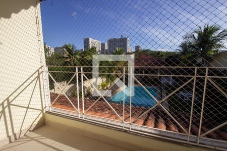 Casa de condomínio à venda com 610m², 5 quartos e 4 vagas Casa de condomínio à venda com 610m², 5 quartos e 4 vagasVaranda da Suíte 2