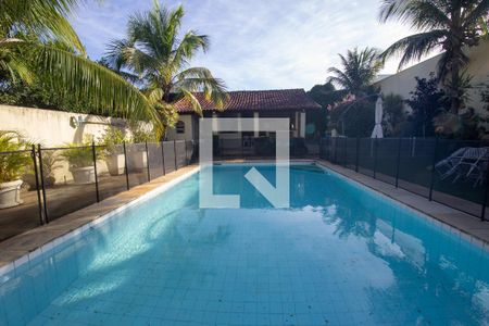 Casa de condomínio à venda com 610m², 5 quartos e 4 vagas Casa de condomínio à venda com 610m², 5 quartos e 4 vagasPiscina