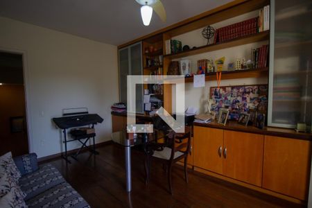 Casa de condomínio à venda com 610m², 5 quartos e 4 vagas Casa de condomínio à venda com 610m², 5 quartos e 4 vagasQuarto 2