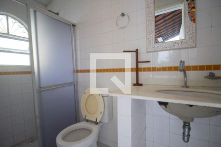 Casa de condomínio à venda com 610m², 5 quartos e 4 vagas Casa de condomínio à venda com 610m², 5 quartos e 4 vagasBanheiro da Área Gourmet