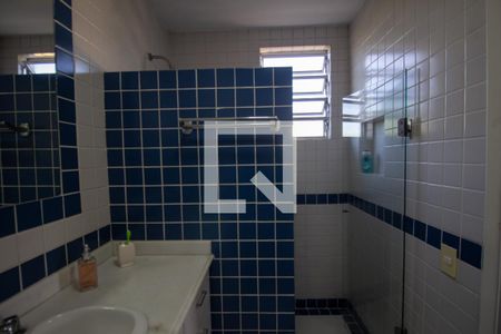 Casa de condomínio à venda com 610m², 5 quartos e 4 vagas Casa de condomínio à venda com 610m², 5 quartos e 4 vagasBanheiro da Suíte 2