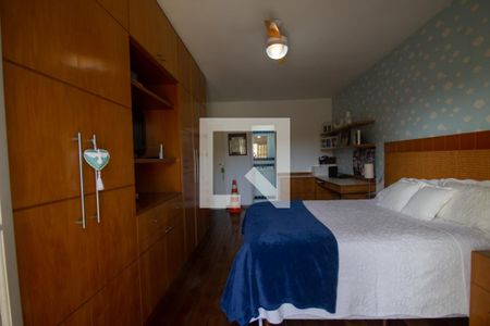 Casa de condomínio à venda com 610m², 5 quartos e 4 vagas Casa de condomínio à venda com 610m², 5 quartos e 4 vagasSuíte 2