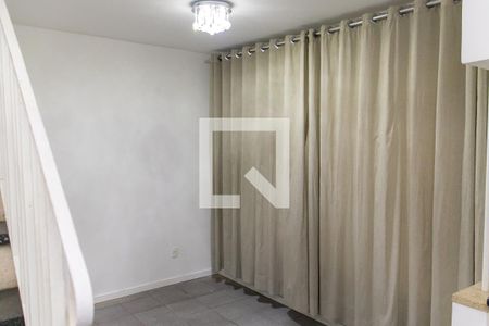 Sala de casa para alugar com 2 quartos, 81m² em Vila Antonina, São Paulo