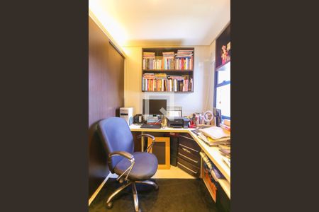 Apartamento à venda com 193m², 3 quartos e 3 vagasEscritório