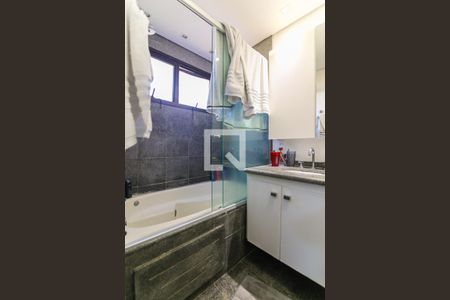 Apartamento à venda com 193m², 3 quartos e 3 vagasBanheiro da Suíte 3