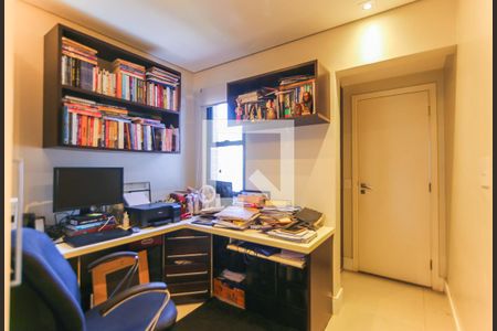 Apartamento à venda com 193m², 3 quartos e 3 vagasEscritório