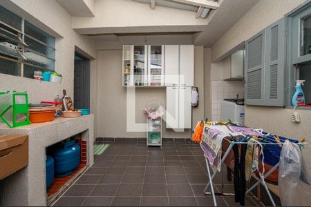 Casa à venda com 205m², 3 quartos e 2 vagasQuintal