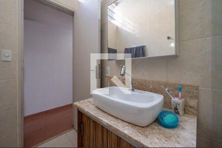 Casa à venda com 205m², 3 quartos e 2 vagasBanheiro