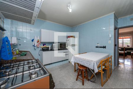 Casa à venda com 205m², 3 quartos e 2 vagasCozinha